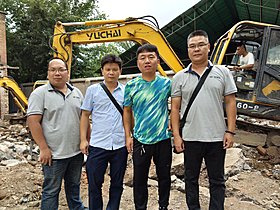 许小军与玉柴服务人员合影